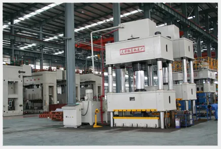 Auto Parts Lubrication System Oil Filter for Cars in China 021115561b 04152-31080 90915-03001
