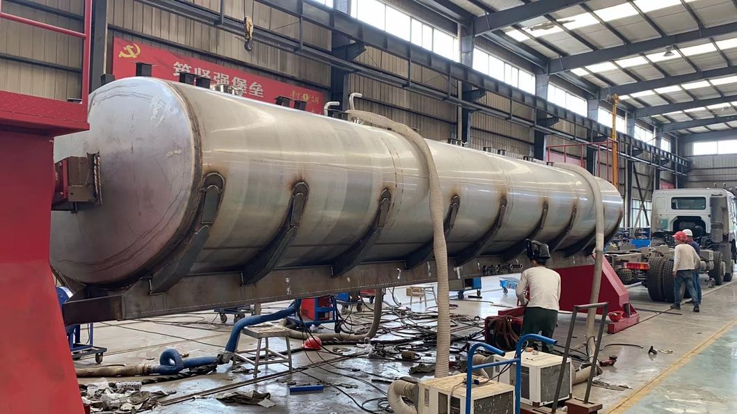 Hot Sale 40m3 Oil Tank Trailer 35000L-40000L Fuel Tank Truck Trailer Oil Tanker Trailers