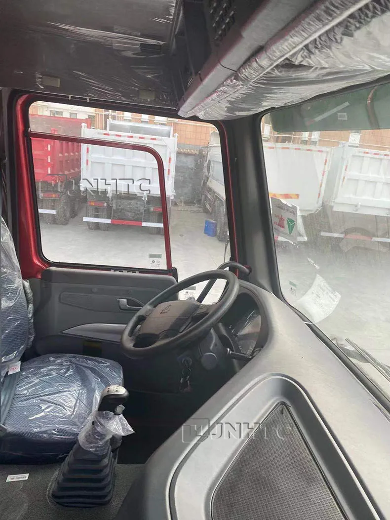 HOWO 8X4 371HP Dump Removable Cargo Box Flatbed Tray Tipper Truck