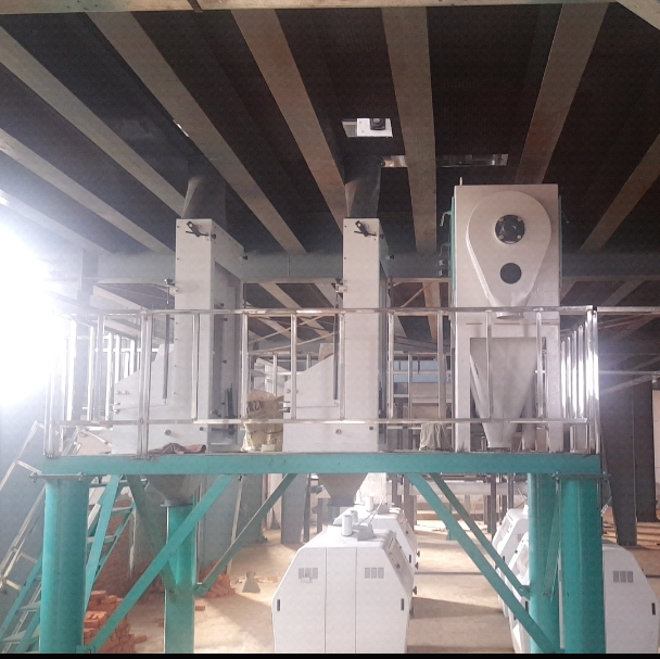 PLC Control Complete 150t/24h Maize Flour Milling Machinery